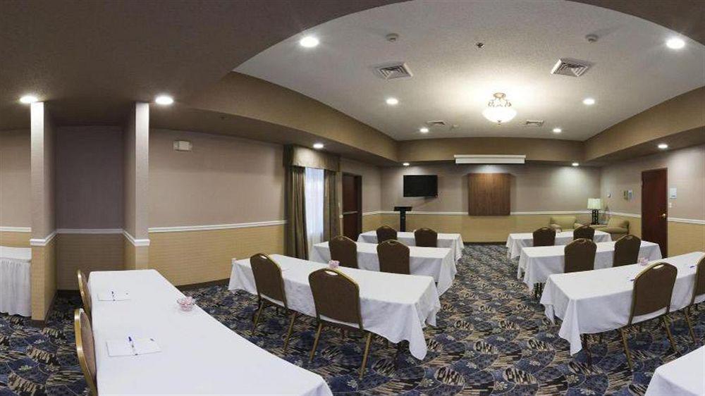 Holiday Inn Express Hotel & Suites Bedford By Ihg Екстериор снимка