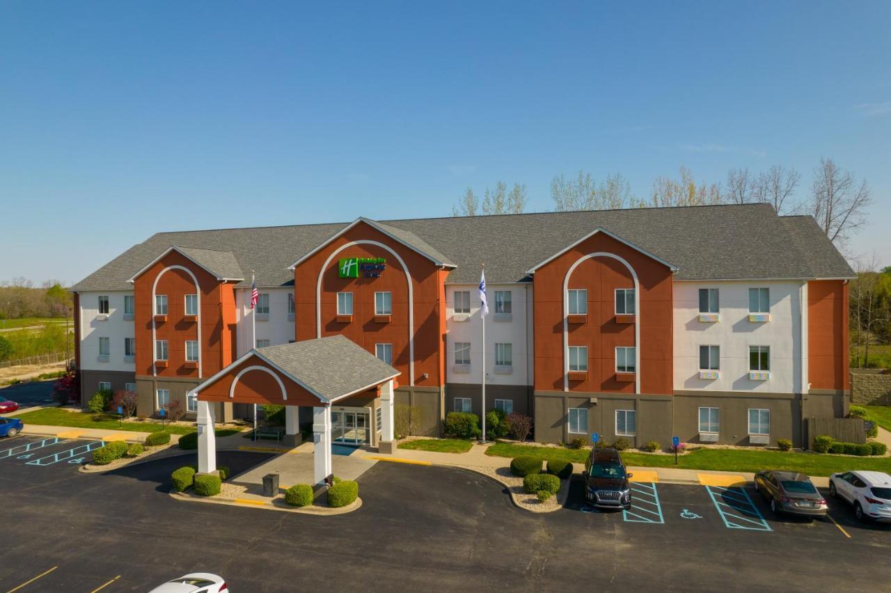 Holiday Inn Express Hotel & Suites Bedford By Ihg Екстериор снимка