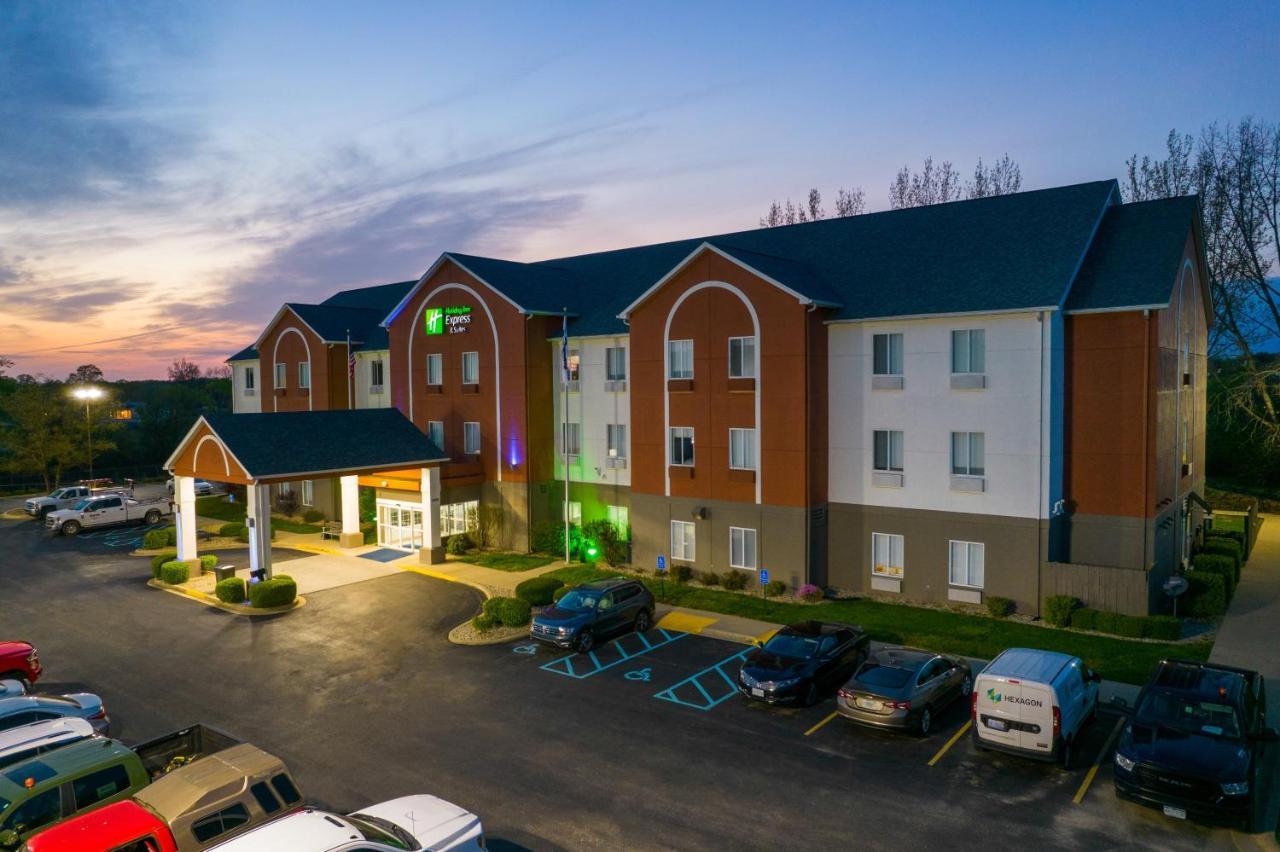 Holiday Inn Express Hotel & Suites Bedford By Ihg Екстериор снимка