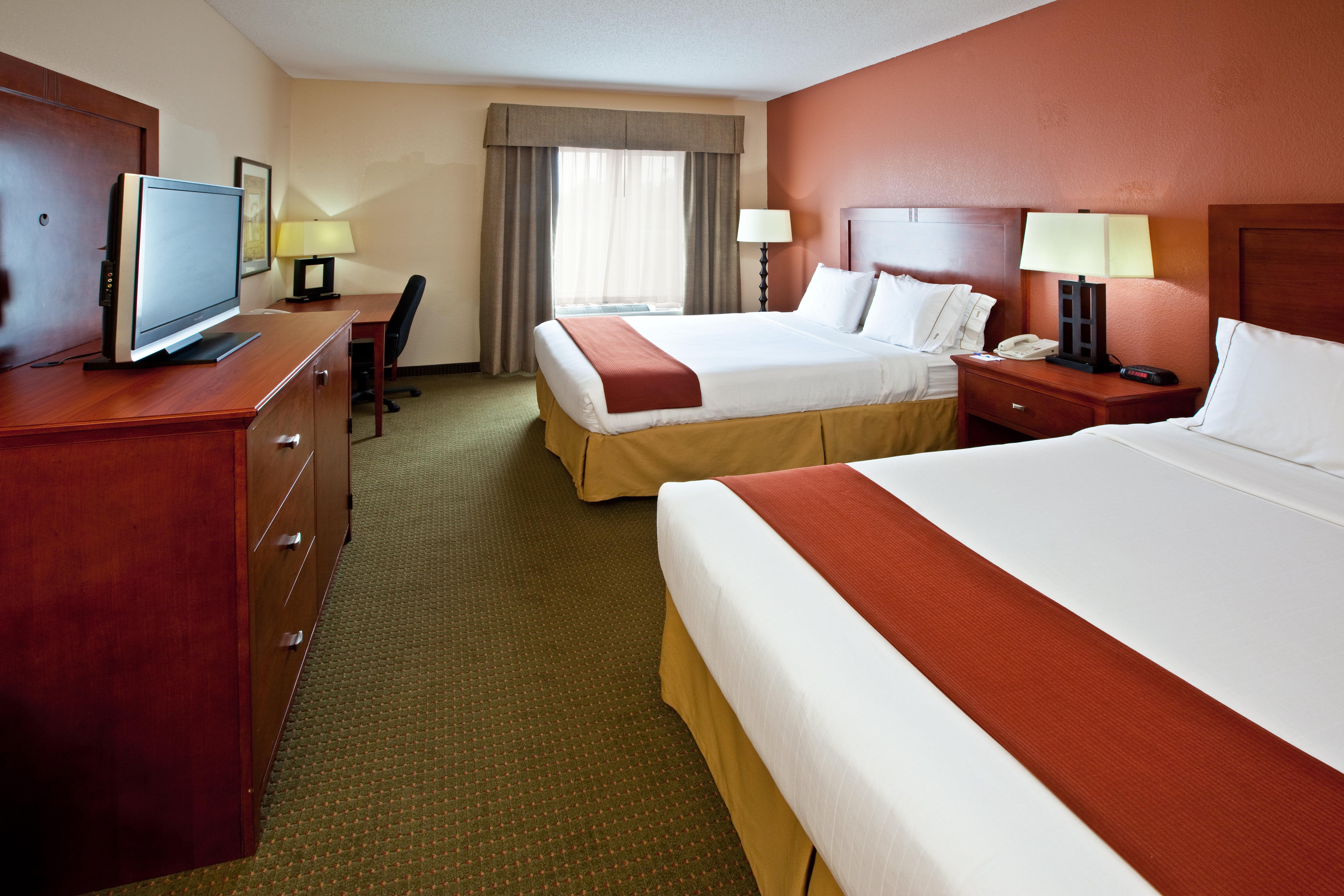 Holiday Inn Express Hotel & Suites Bedford By Ihg Екстериор снимка