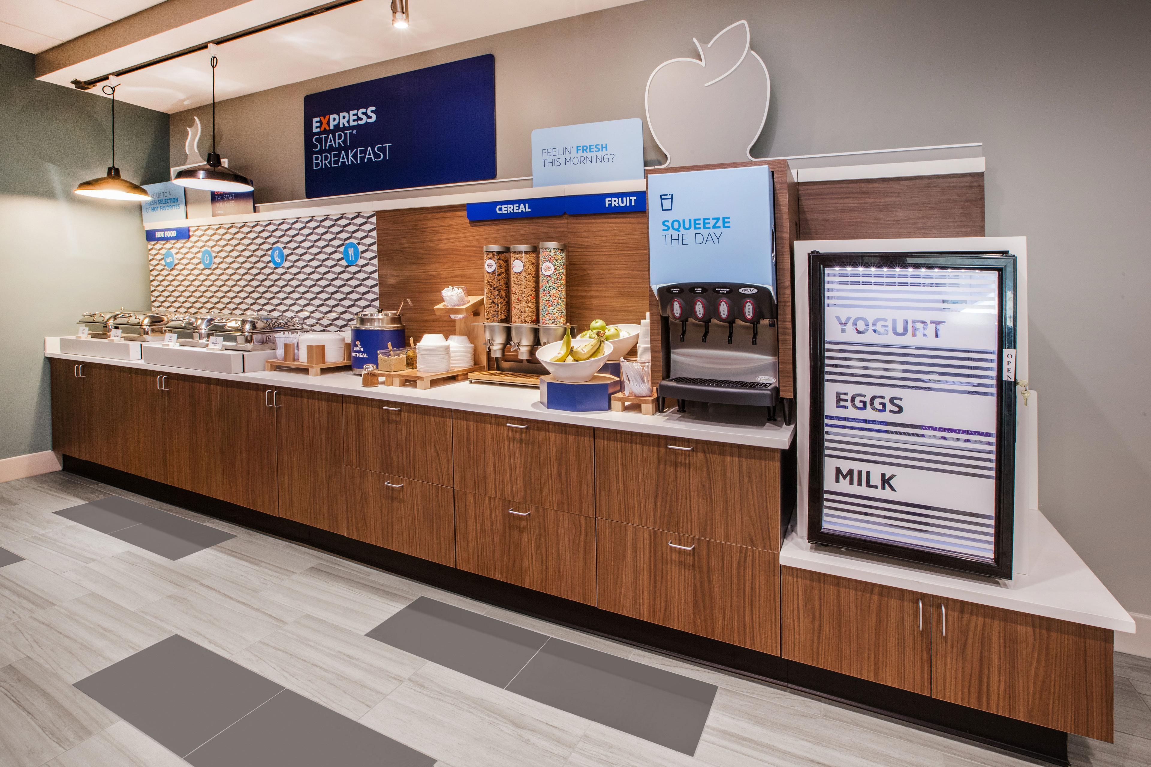 Holiday Inn Express Hotel & Suites Bedford By Ihg Екстериор снимка