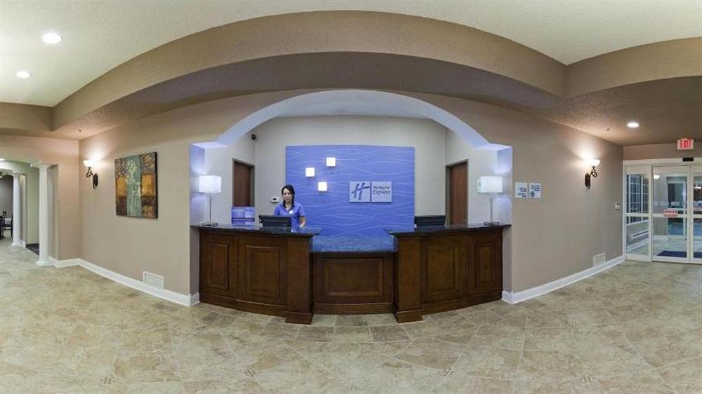 Holiday Inn Express Hotel & Suites Bedford By Ihg Екстериор снимка